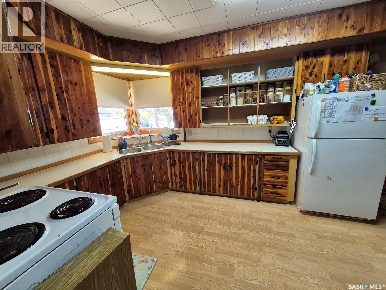 517 Bertrand Avenue, Radville, Saskatchewan  S0C 2G0 - Photo 7 - SK051701