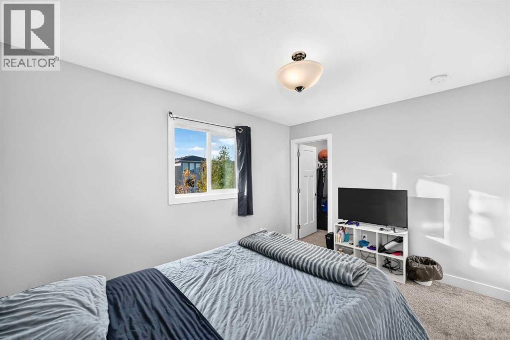 477 Moonlight Way W