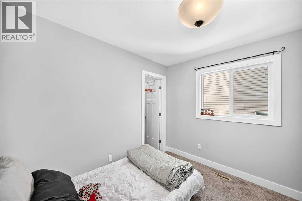 477 Moonlight Way W