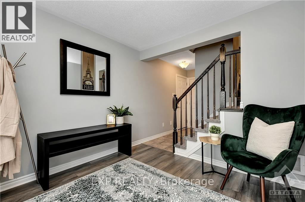 181 Par-La-Ville Circle, Ottawa, Ontario K2S 0T6 - Photo 3 - X14104784