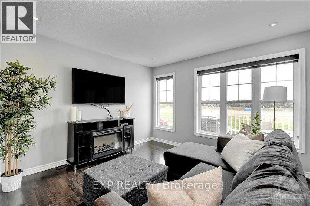 181 Par-La-Ville Circle, Ottawa, Ontario K2S 0T6 - Photo 4 - X14104784