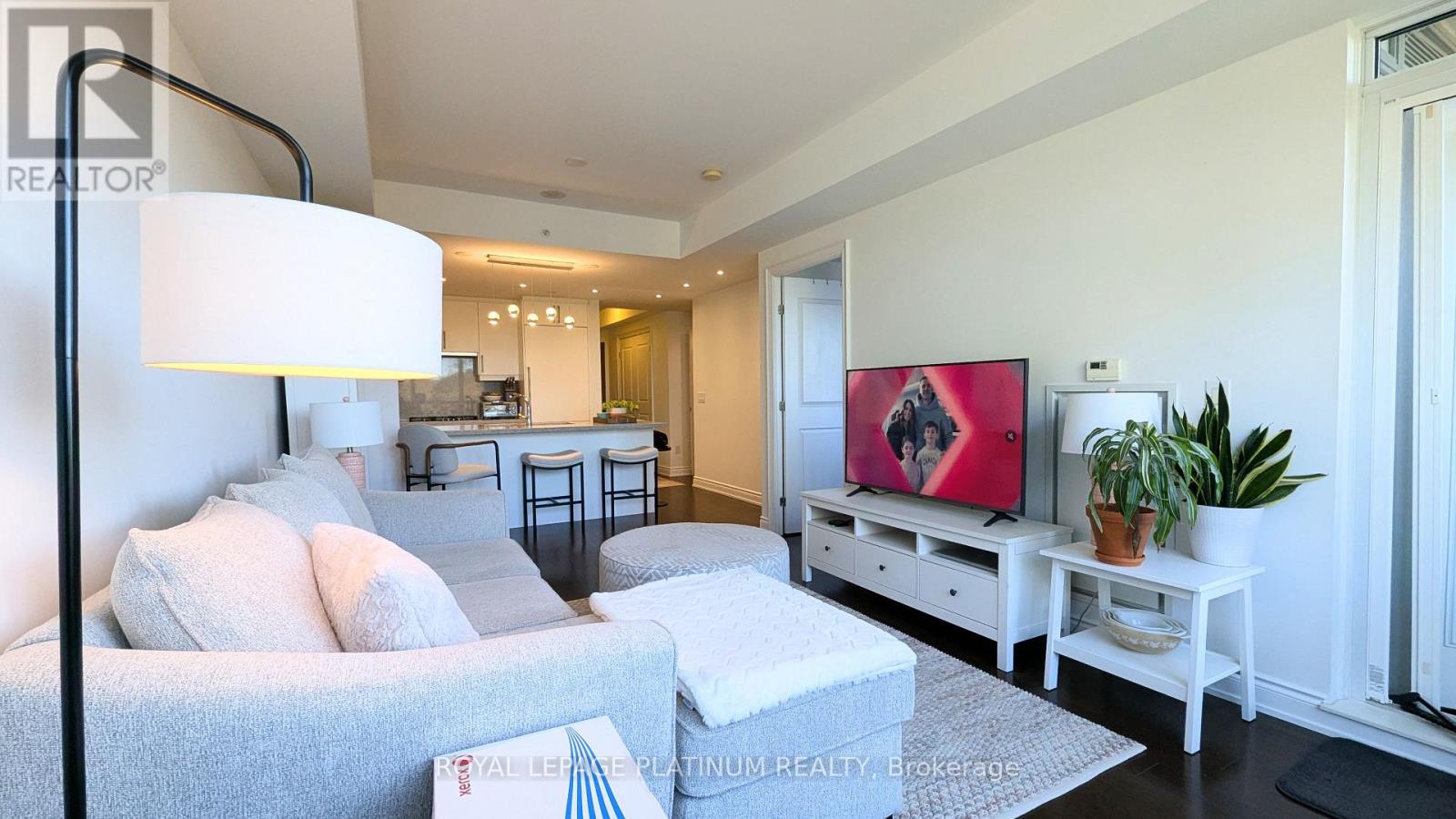 520 - 3500 Lakeshore Road W, Oakville, Ontario L6L 0B4 - Photo 4 - W14095678