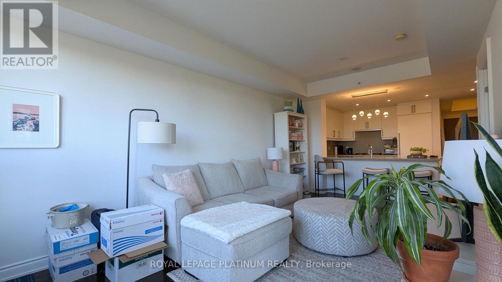 520 - 3500 Lakeshore Road W, Oakville, Ontario L6L 0B4 - Photo 3 - W14095678