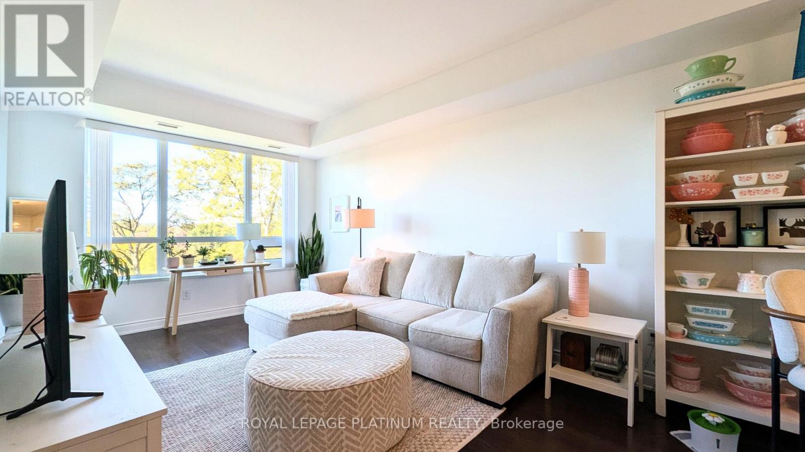 520 - 3500 Lakeshore Road W, Oakville, Ontario L6L 0B4 - Photo 2 - W14095678