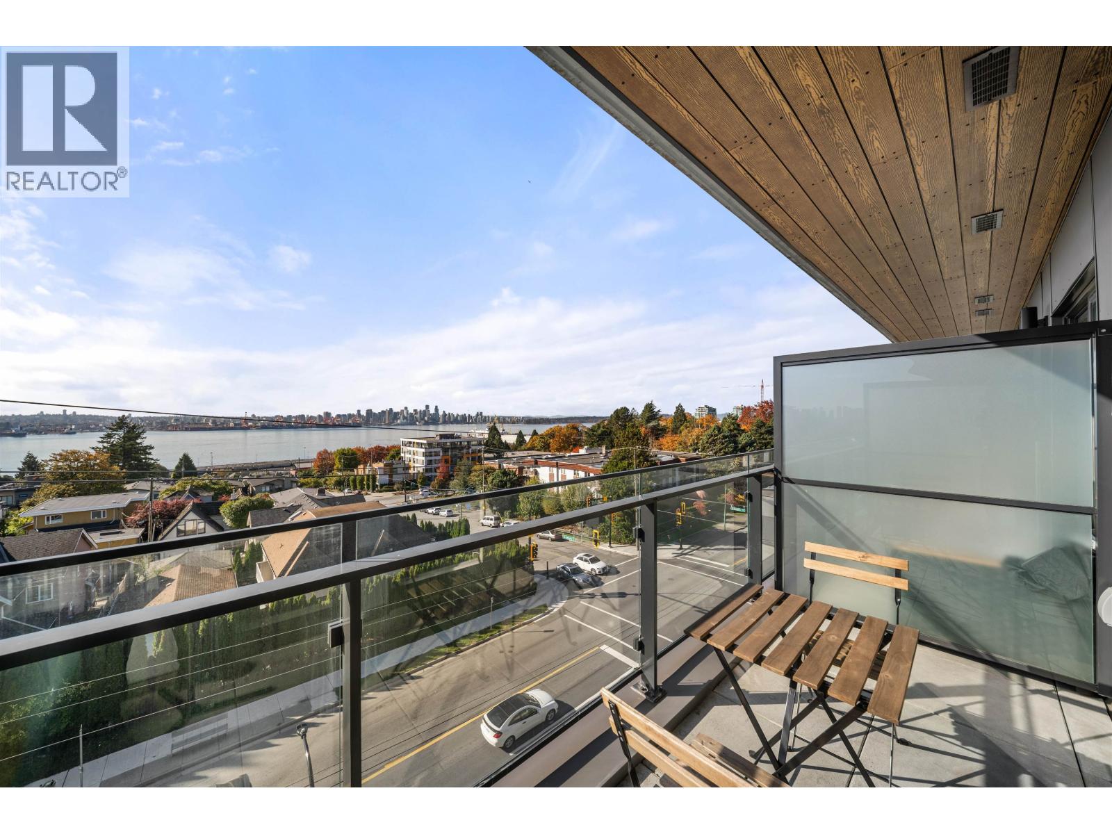 503 422 E 3RD STREET, north vancouver, British Columbia