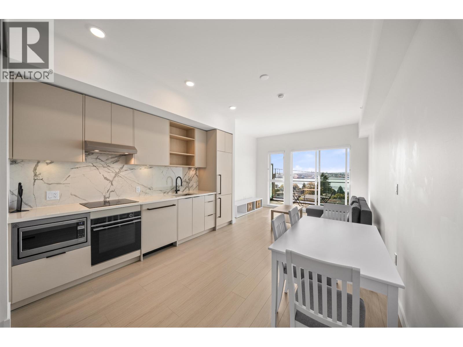 503 422 E 3rd Street, North Vancouver, British Columbia  V7L 1G2 - Photo 2 - R3177606