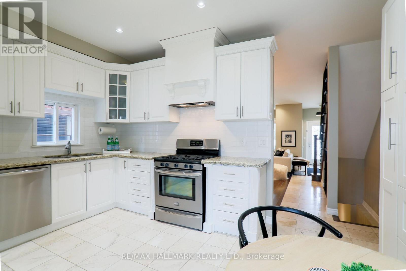 451 Jones Avenue, Toronto (Blake-Jones), Ontario  M4J 3G7 - Photo 17 - E14104816