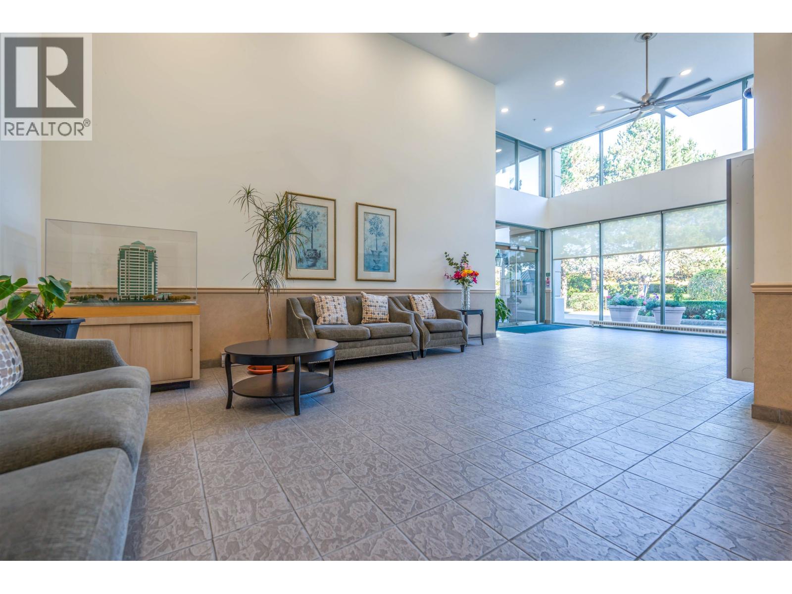 1405 6622 Southoaks Crescent, Burnaby, British Columbia  V5E 4K2 - Photo 5 - R3175117