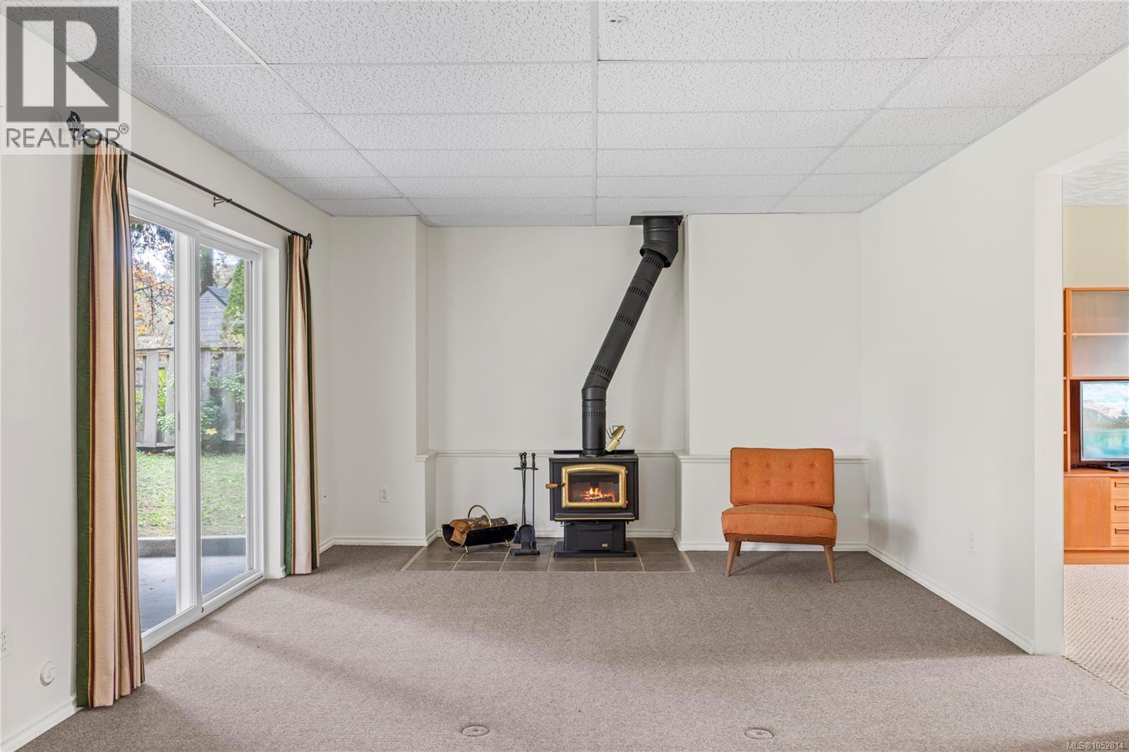 1024 Centre Cres