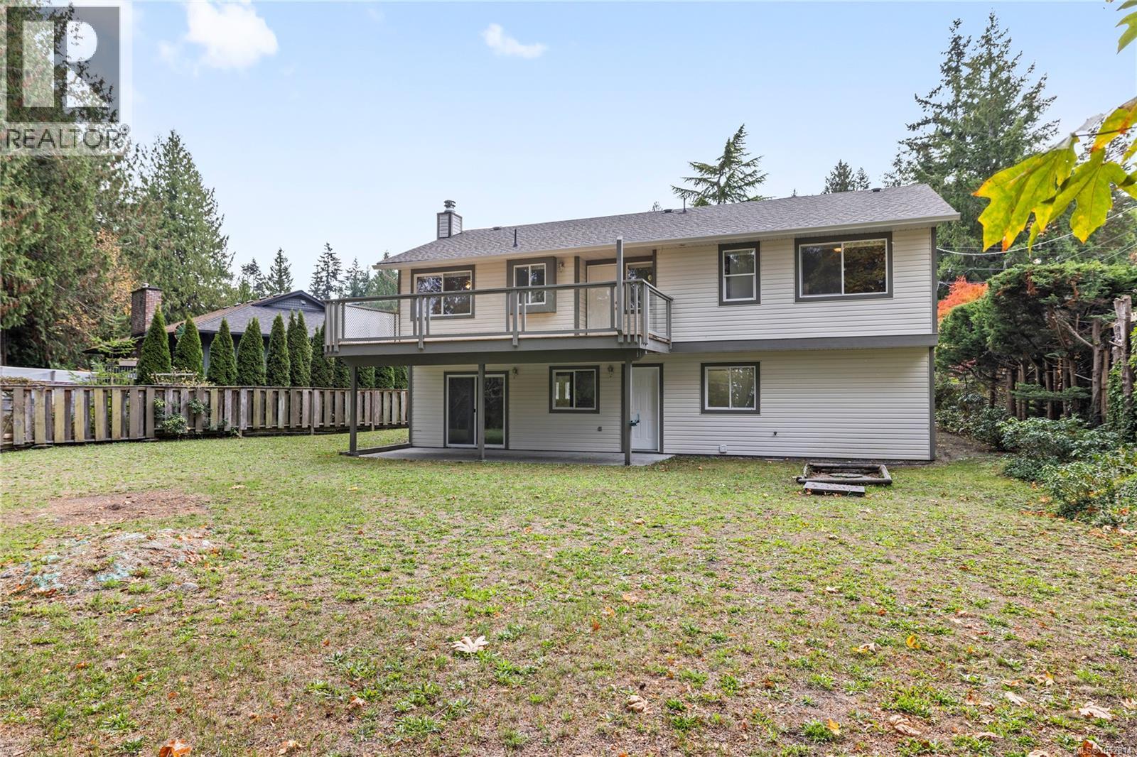 1024 Centre Cres