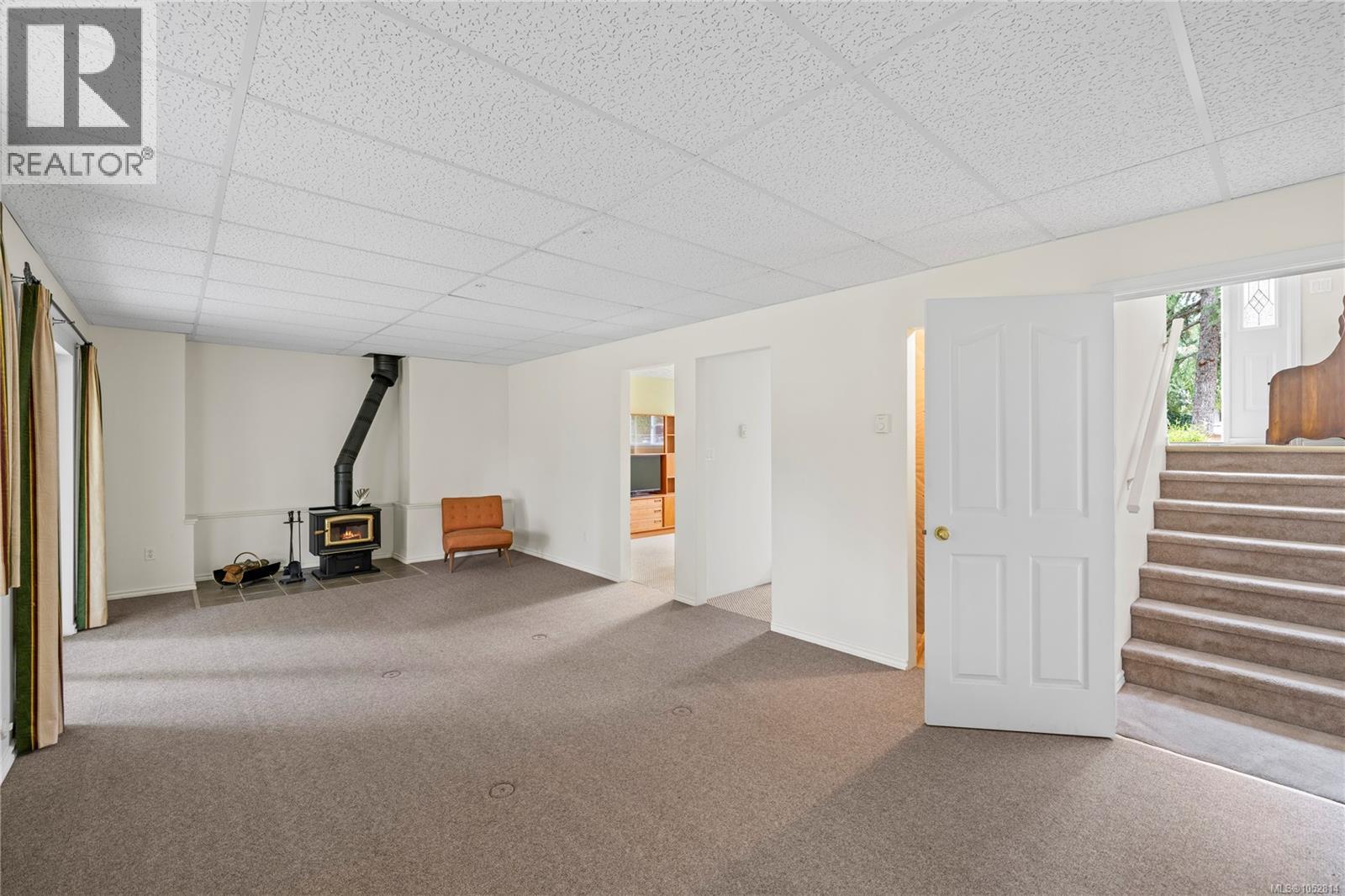 1024 Centre Cres