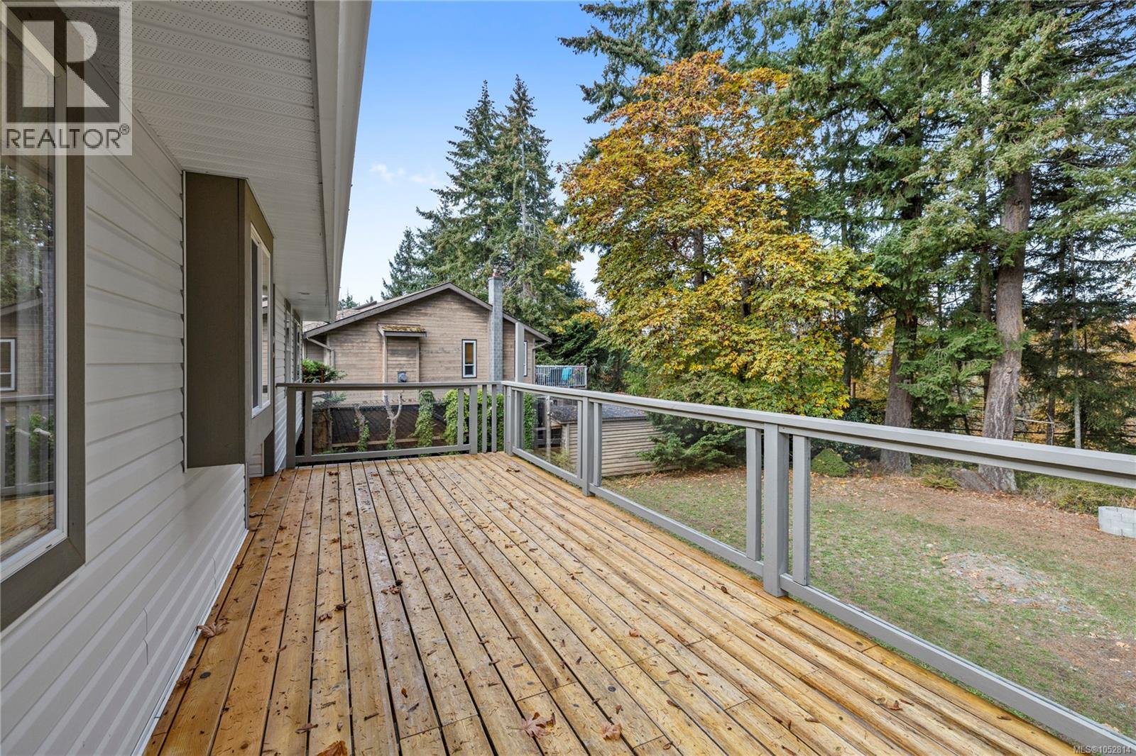 1024 Centre Cres