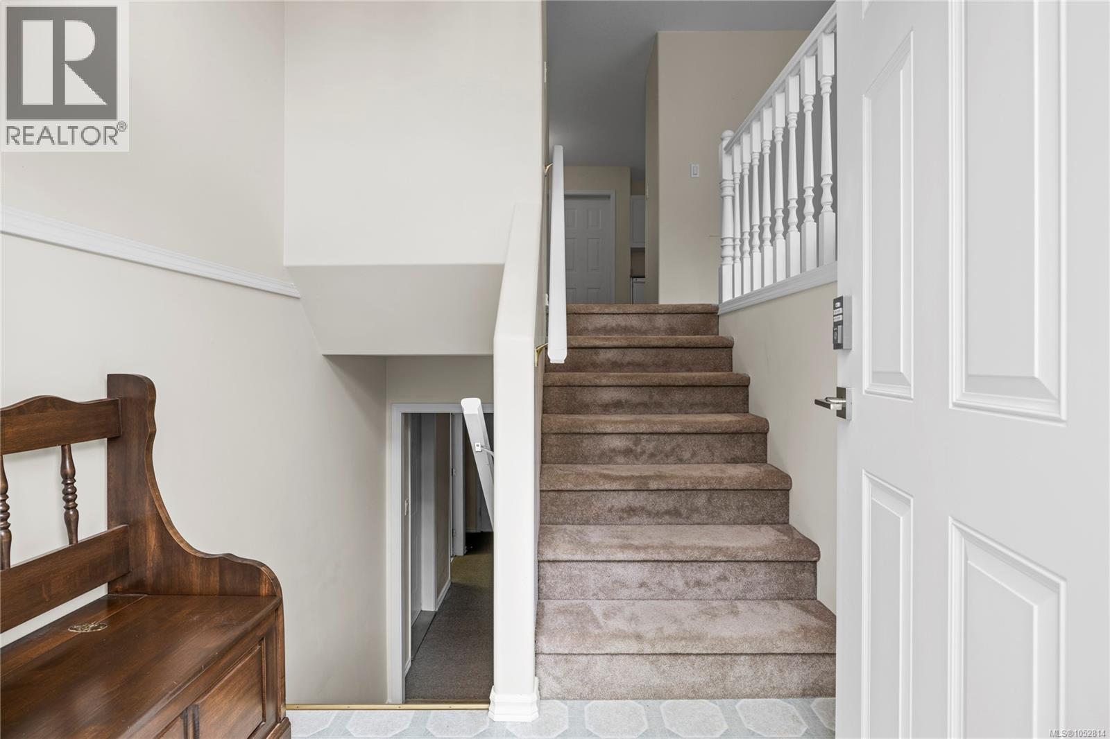 1024 Centre Cres