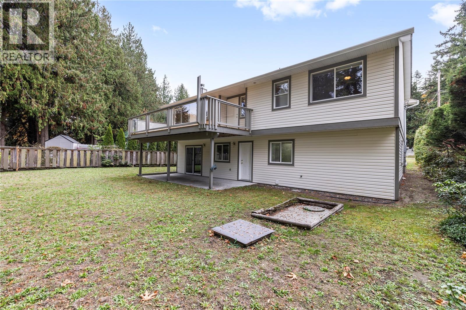 1024 Centre Cres