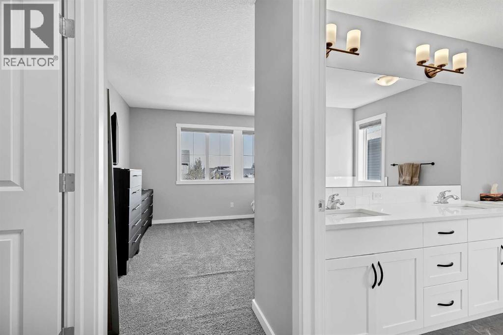 30 Bayview Circle SW, Airdrie, Alberta  T4B 4H3 - Photo 25 - A2352372