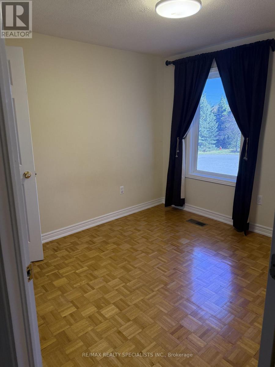 Main & 2nd - 2535 Raglan Court, Mississauga (Central Erin Mills), Ontario  L5M 5L5 - Photo 11 - W14104798