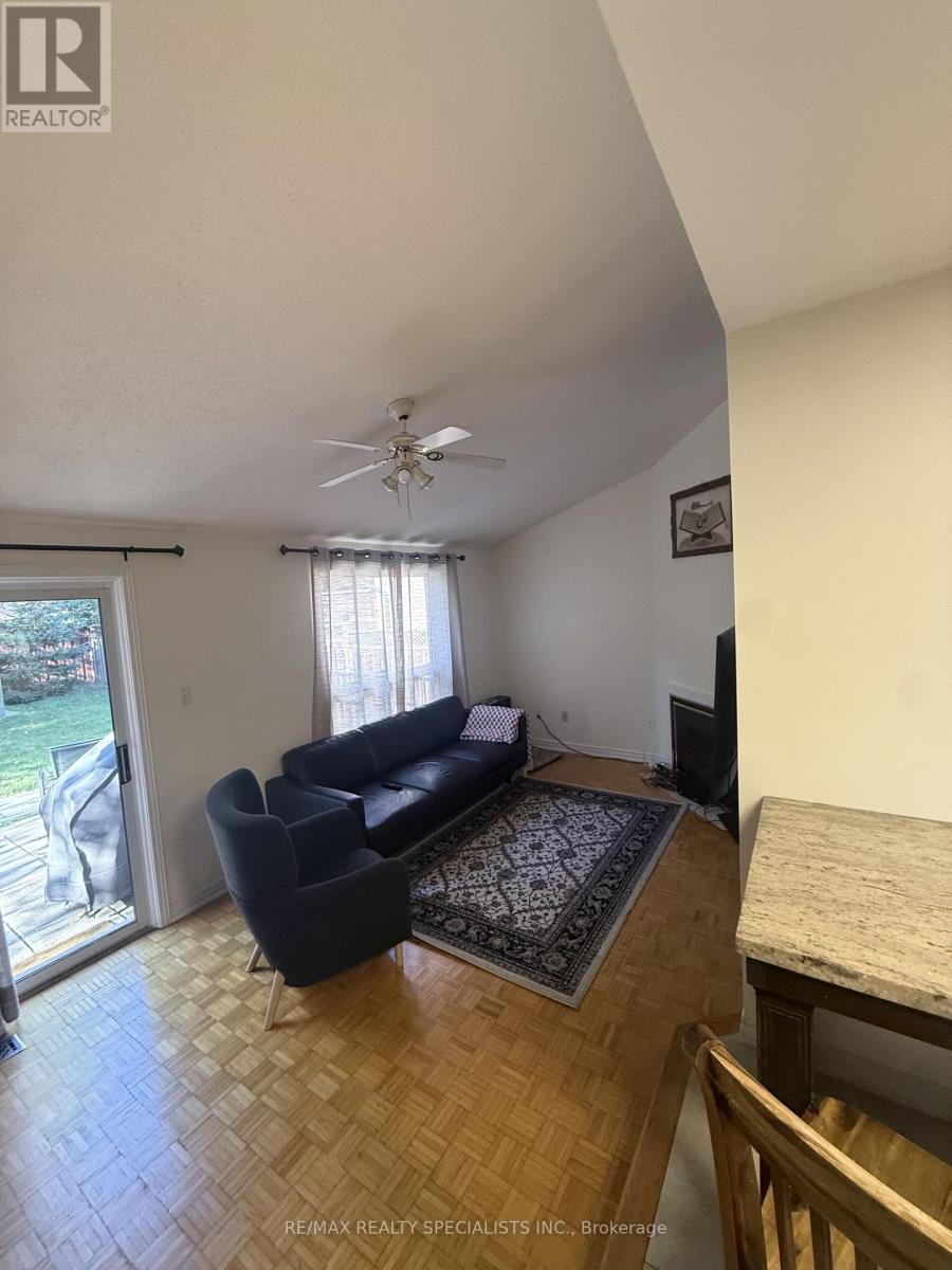 Main & 2nd - 2535 Raglan Court, Mississauga (Central Erin Mills), Ontario  L5M 5L5 - Photo 4 - W14104798