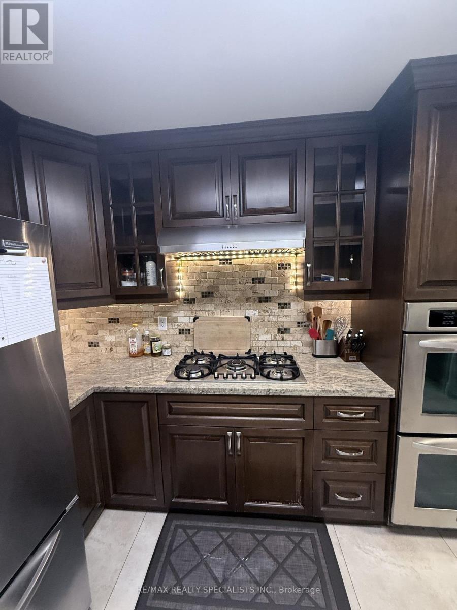 Main & 2nd - 2535 Raglan Court, Mississauga (Central Erin Mills), Ontario  L5M 5L5 - Photo 5 - W14104798