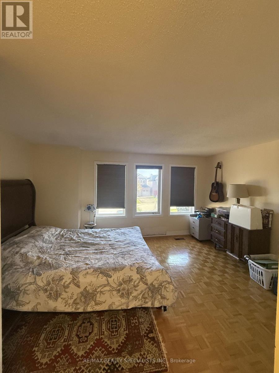 Main & 2nd - 2535 Raglan Court, Mississauga (Central Erin Mills), Ontario  L5M 5L5 - Photo 9 - W14104798