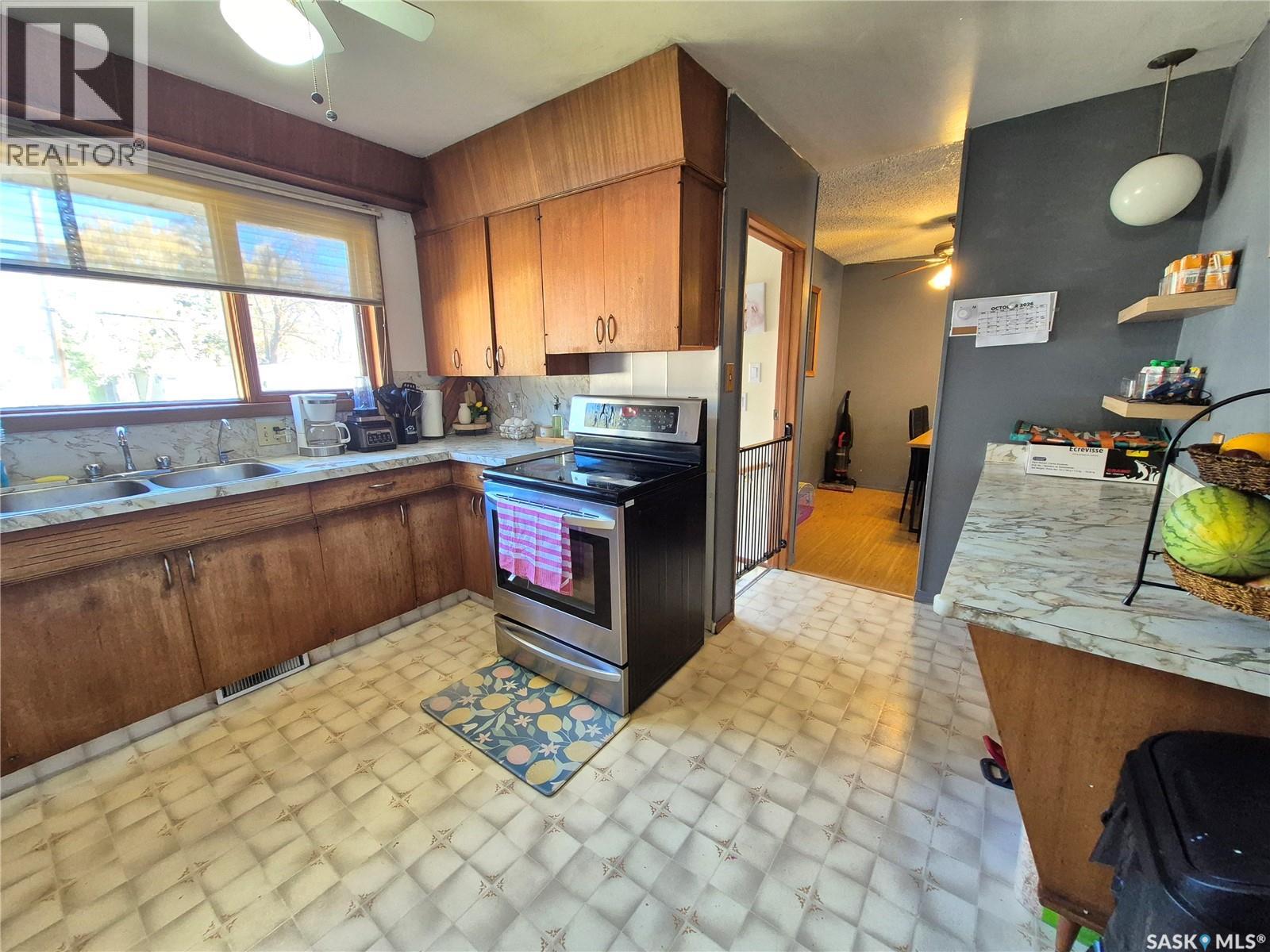 505 Bertrand Avenue, Radville, Saskatchewan  S0C 2G0 - Photo 12 - SK051703