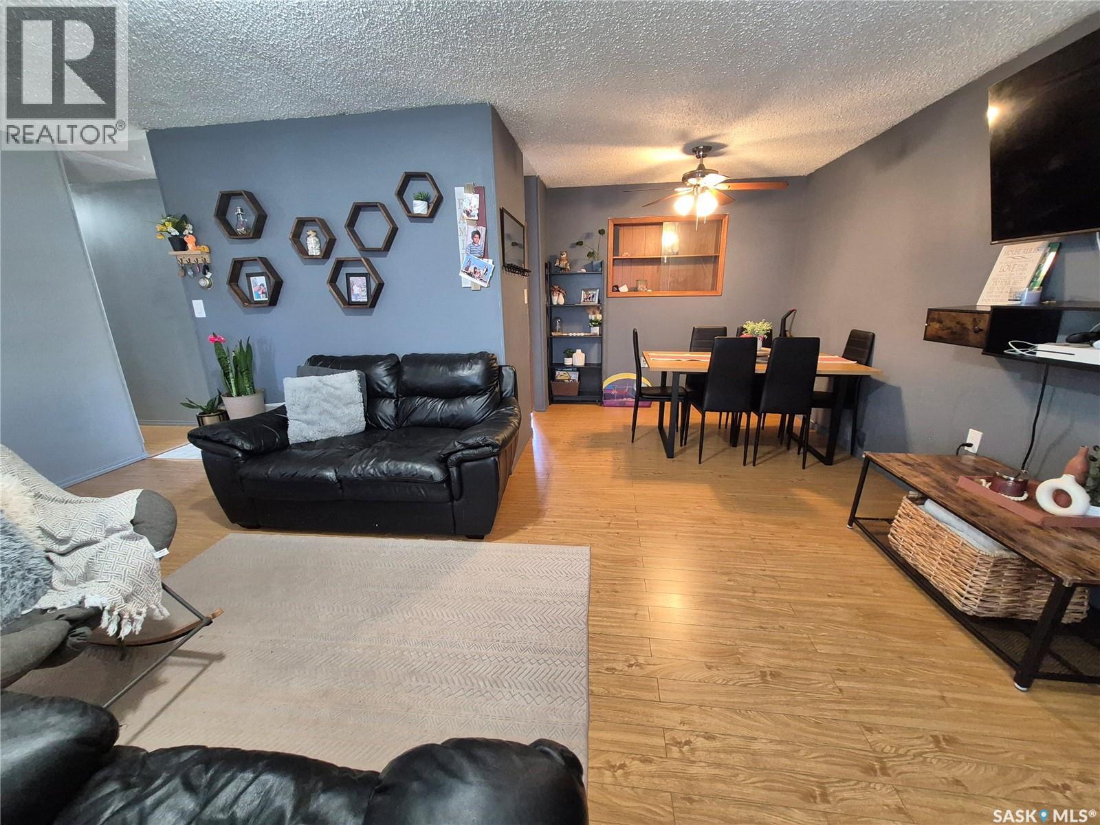 505 Bertrand Avenue, Radville, Saskatchewan  S0C 2G0 - Photo 4 - SK051703