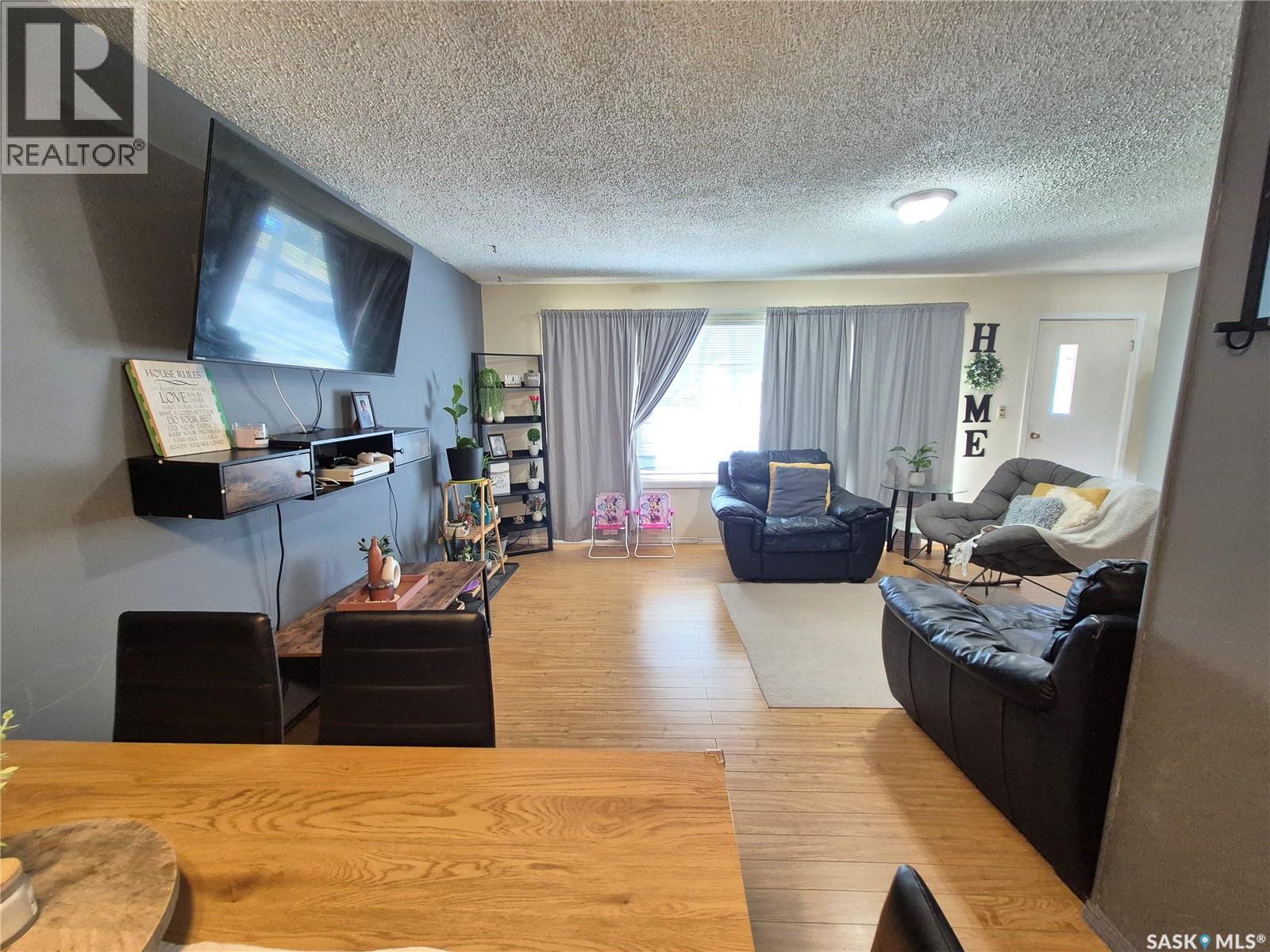 505 Bertrand Avenue, Radville, Saskatchewan  S0C 2G0 - Photo 7 - SK051703