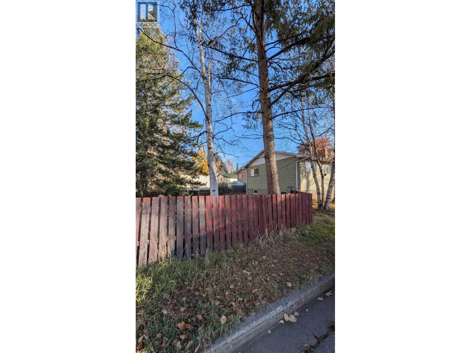 1320 Ford Avenue, Prince George, British Columbia  V2L 4L8 - Photo 2 - R3177623