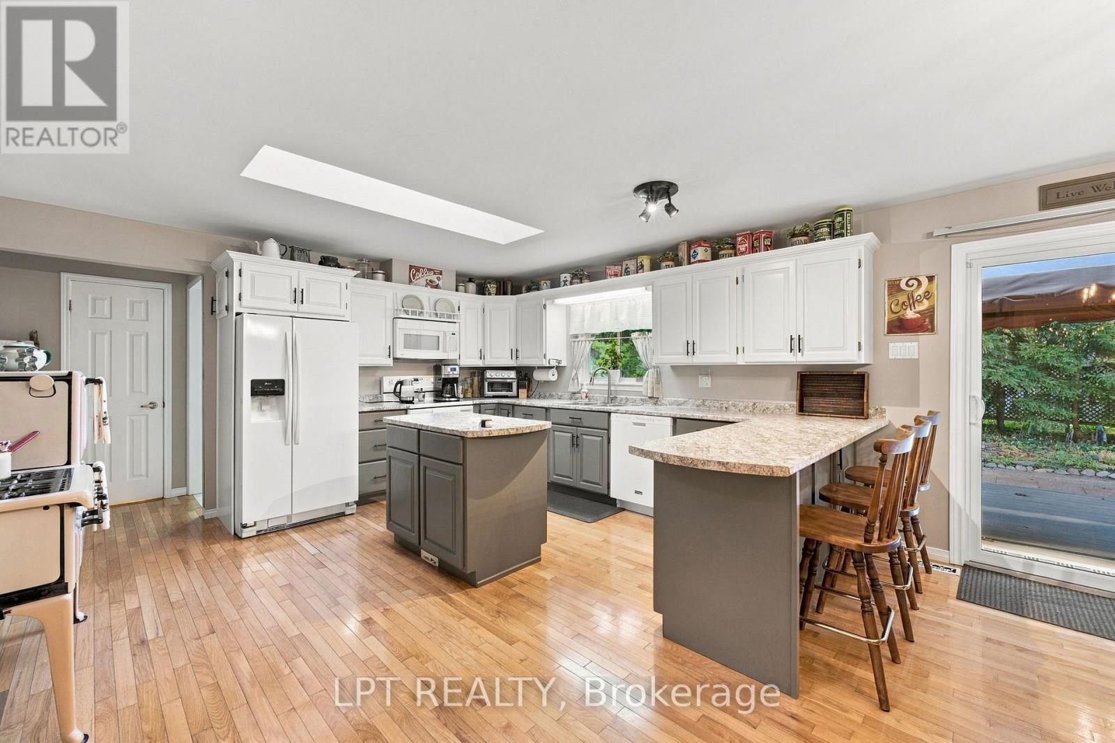 10012 Graham Street, Lambton Shores, Ontario  N0M 1T0 - Photo 13 - X14104826