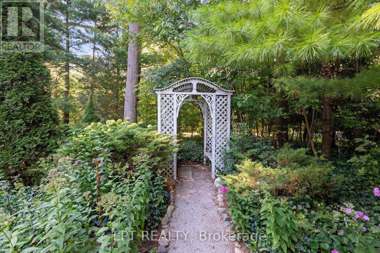 10012 Graham Street, Lambton Shores, Ontario  N0M 1T0 - Photo 40 - X14104826