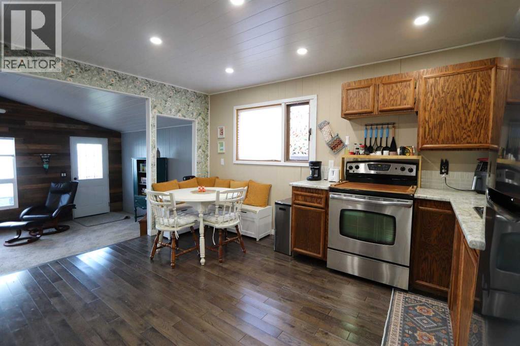 43 Lakeshore Drive