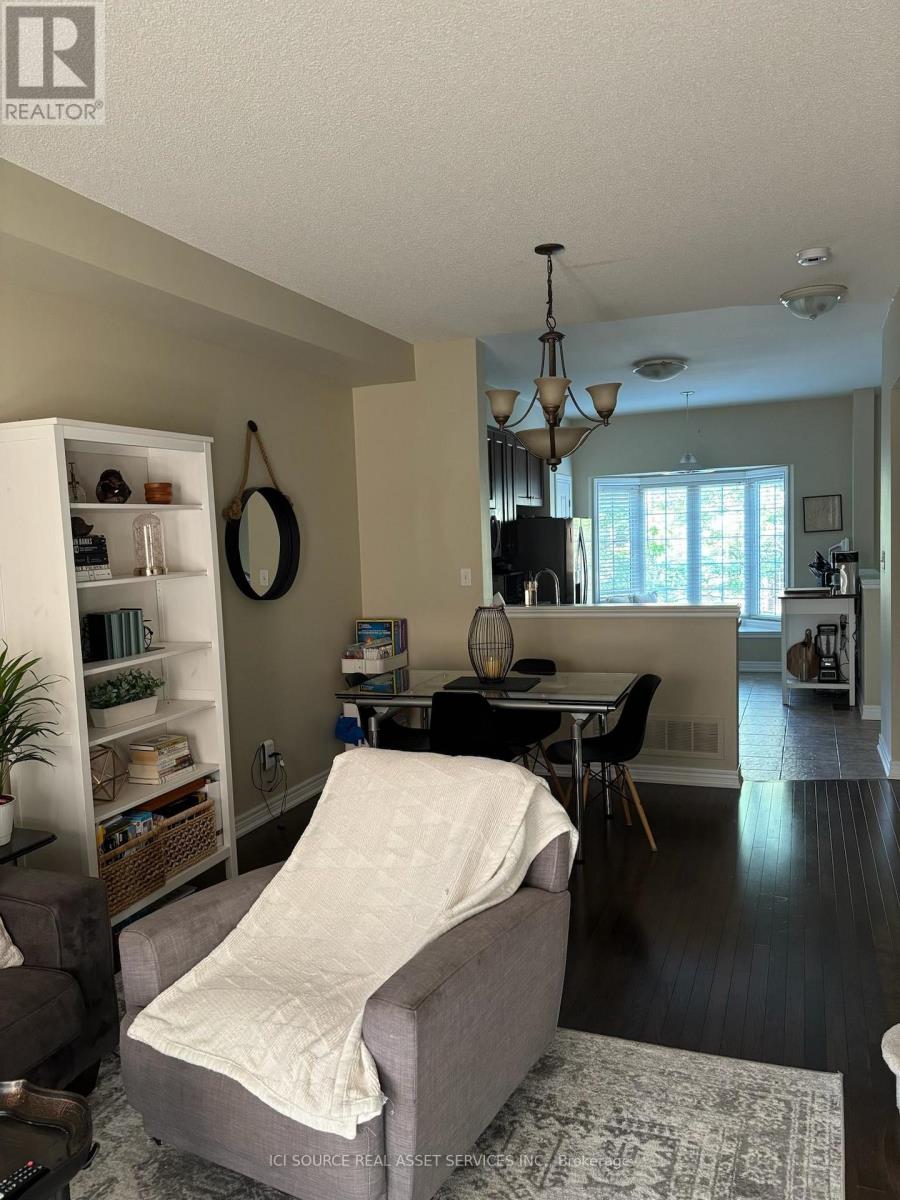 674 Rowley Common, Burlington, Ontario  L7L 0A5 - Photo 3 - W13789422