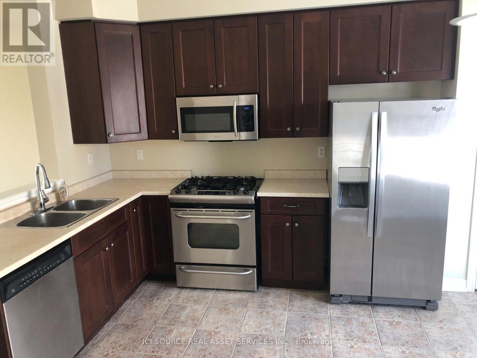 674 Rowley Common, Burlington, Ontario  L7L 0A5 - Photo 4 - W13789422