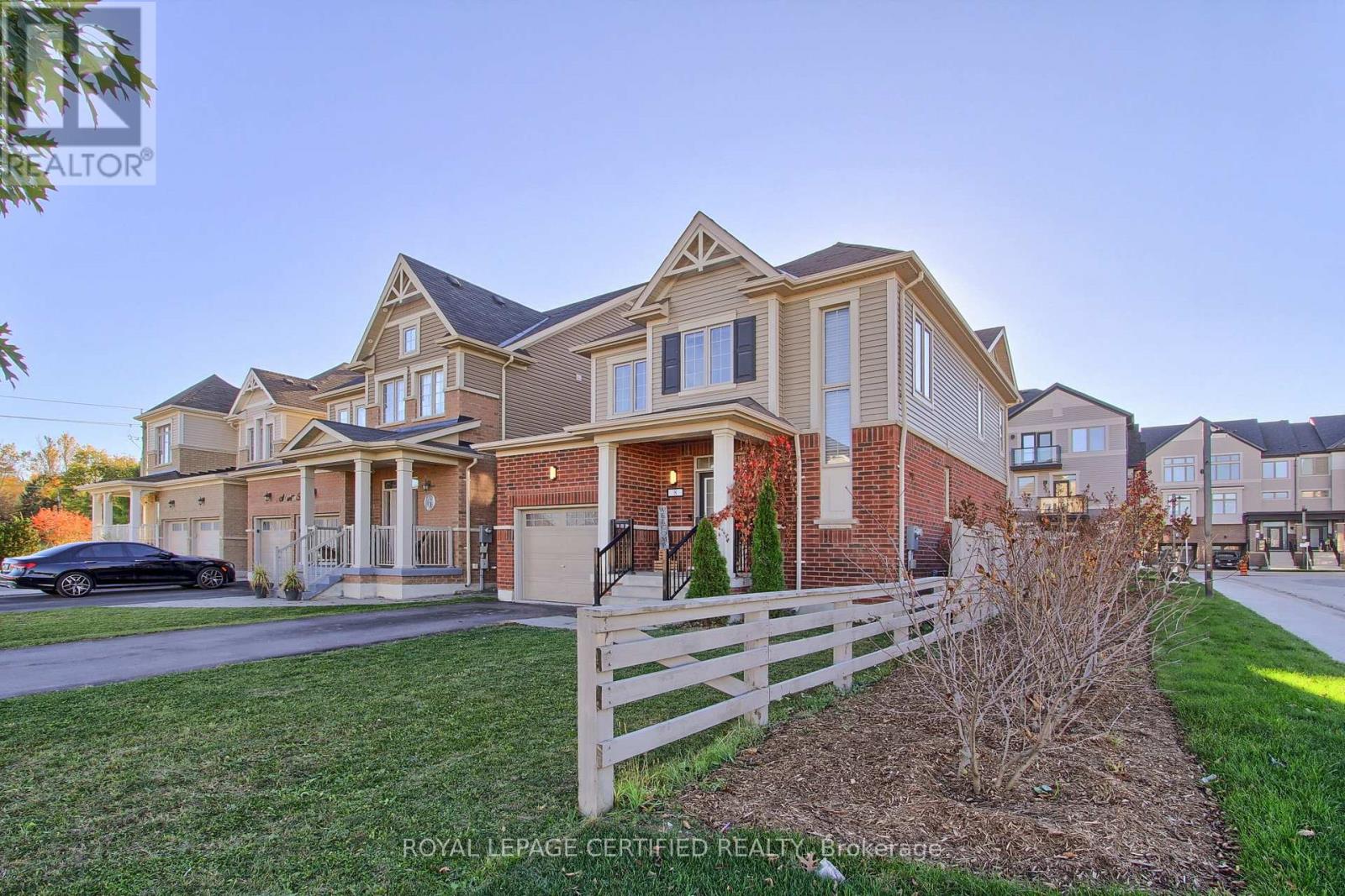 8 Martin Trail, New Tecumseth, Ontario  L0G 1W0 - Photo 4 - N14104834