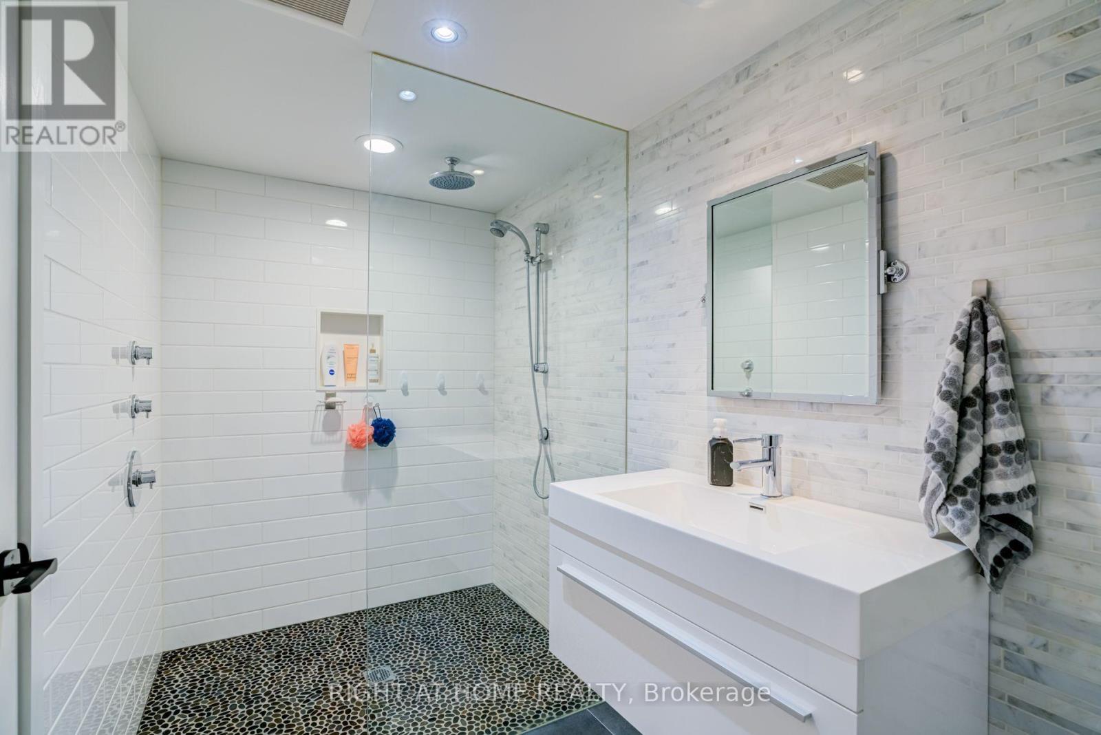 1214 Abbey Road, Pickering, Ontario L1X 1V9 - Photo 43 - E14104894