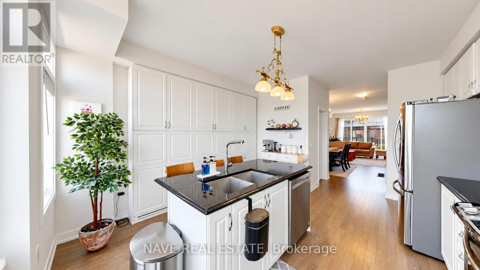 80 Troon Avenue, Vaughan, Ontario  L6A 4Z1 - Photo 7 - N14015438