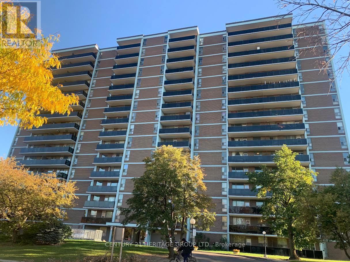 911 - 235 GRANDRAVINE DRIVE, Toronto, Ontario