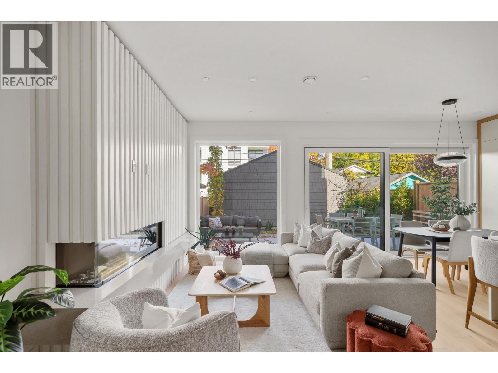 2 3657 W 11th Avenue, Vancouver, British Columbia  V6R 2K4 - Photo 3 - R3177336