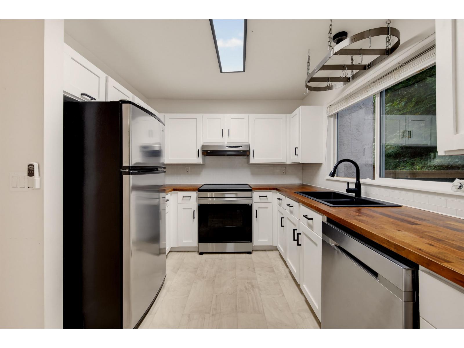 9 32705 Fraser Crescent, Mission, British Columbia  V2V 1C9 - Photo 12 - R3177503