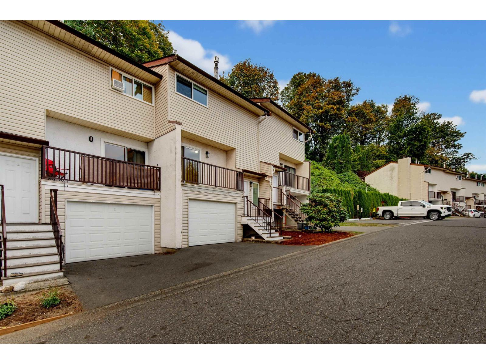 9 32705 Fraser Crescent, Mission, British Columbia  V2V 1C9 - Photo 3 - R3177503