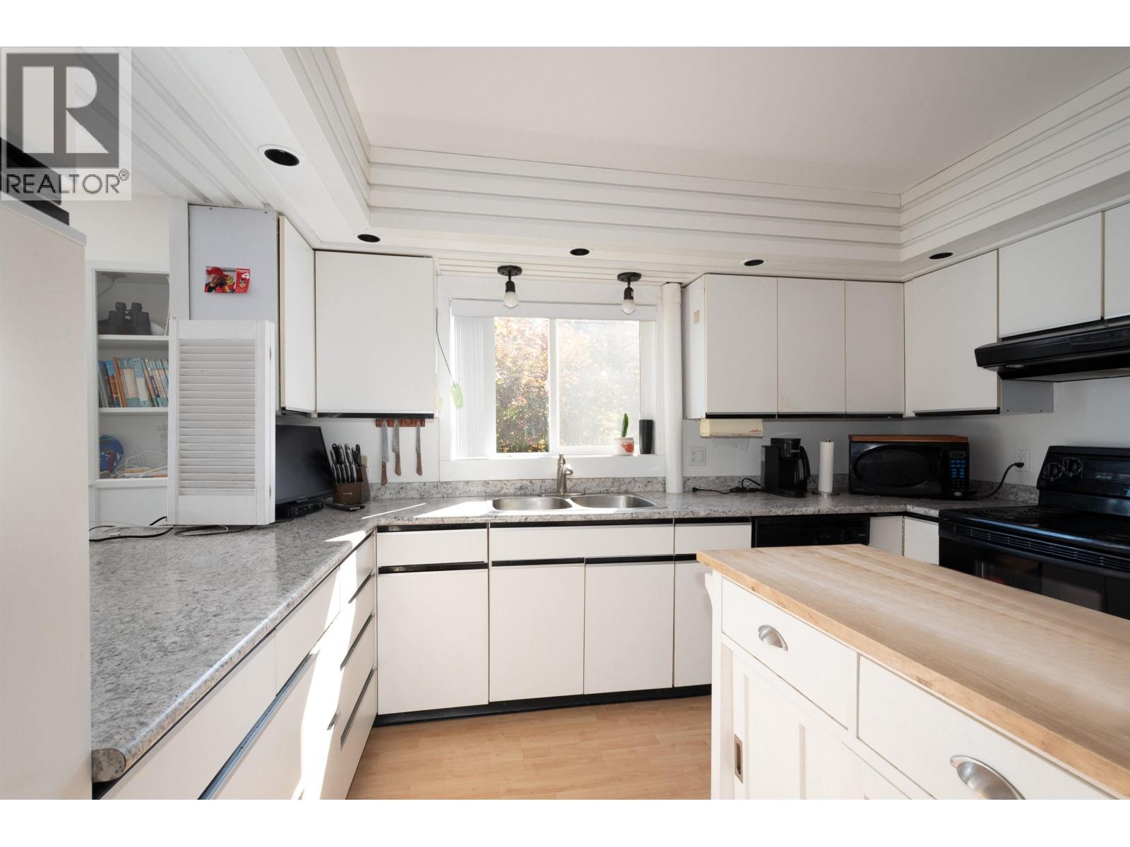 2648 PANORAMA DRIVE