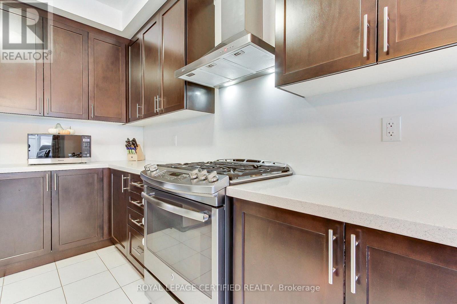 8 Martin Trail, New Tecumseth, Ontario  L0G 1W0 - Photo 12 - N14104834