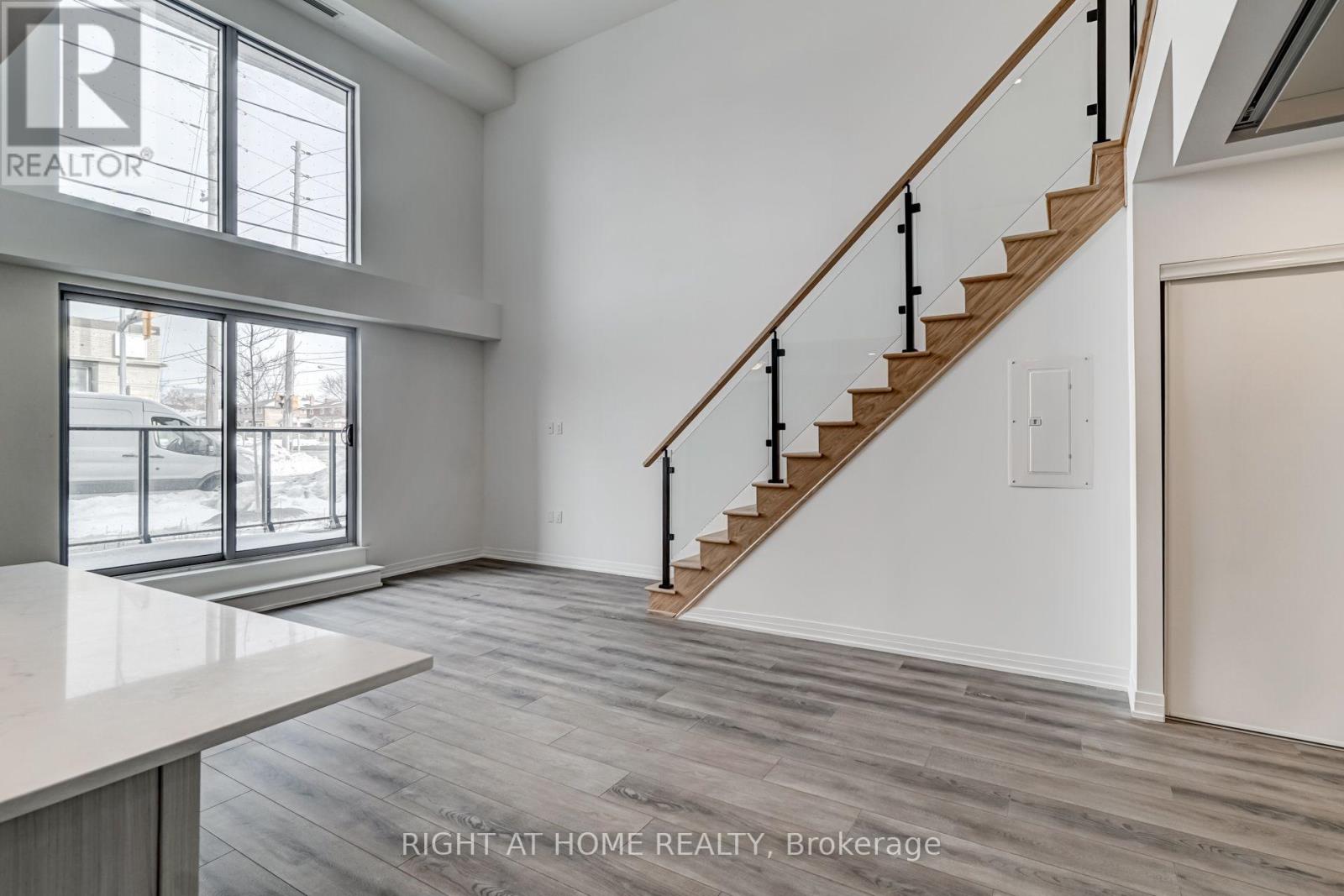 105 - 408 Brown's Line, Toronto (Alderwood), Ontario  M8W 3T8 - Photo 4 - W14104928