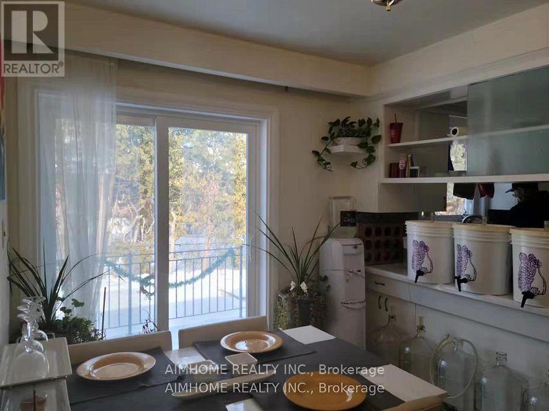 #1 - 68 Claver Avenue, Toronto (Yorkdale-Glen Park), Ontario  M6B 2W2 - Photo 3 - W14104944