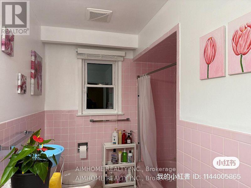 #1 - 68 Claver Avenue, Toronto (Yorkdale-Glen Park), Ontario  M6B 2W2 - Photo 4 - W14104944