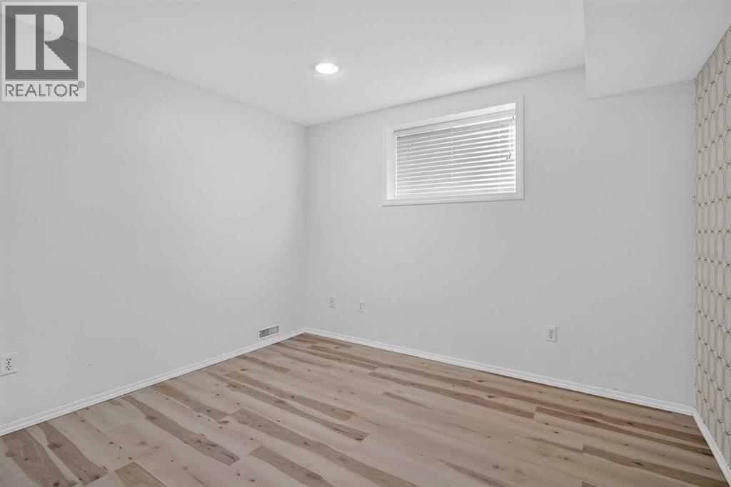 40 Silver Ridge Court NW, Calgary, Alberta  T3B 4V5 - Photo 33 - A2350489