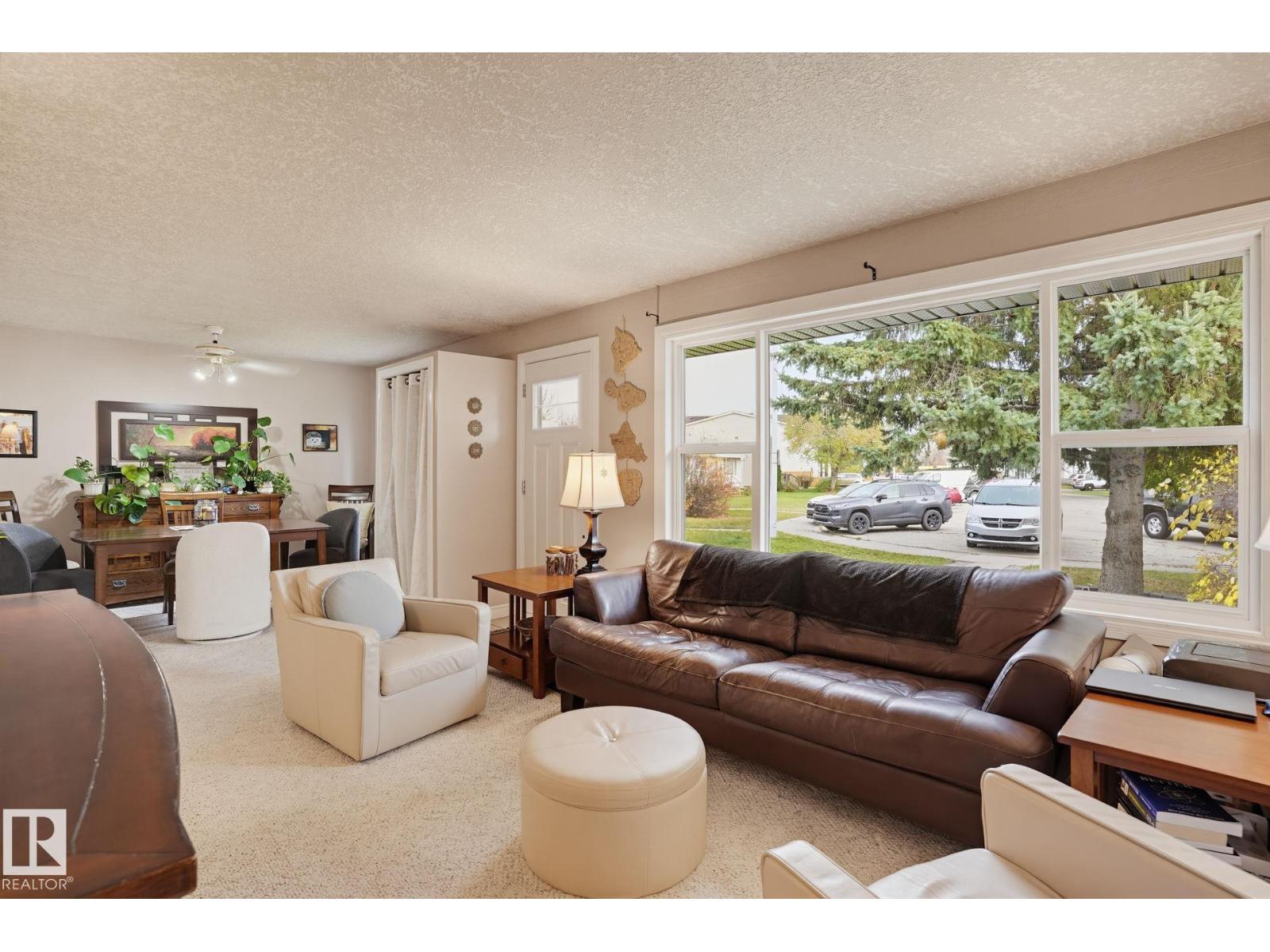 10542 161 ST NW