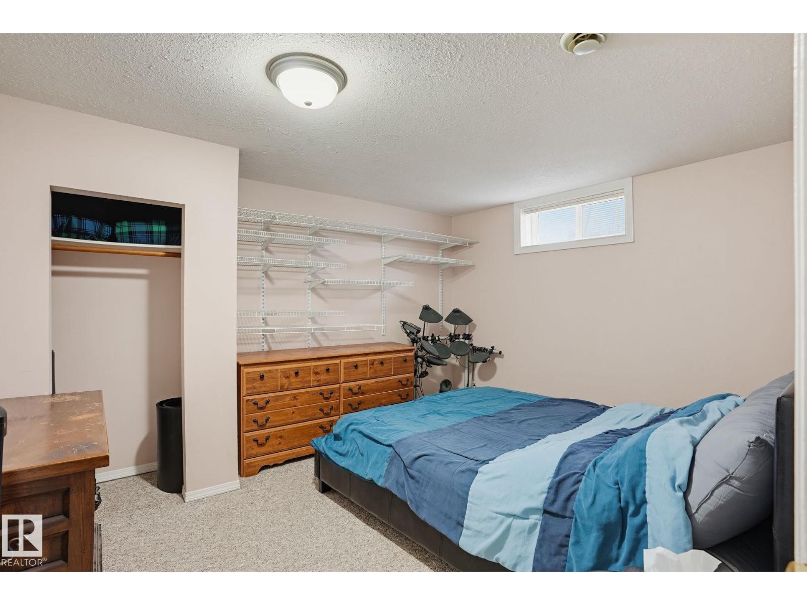 10542 161 ST NW