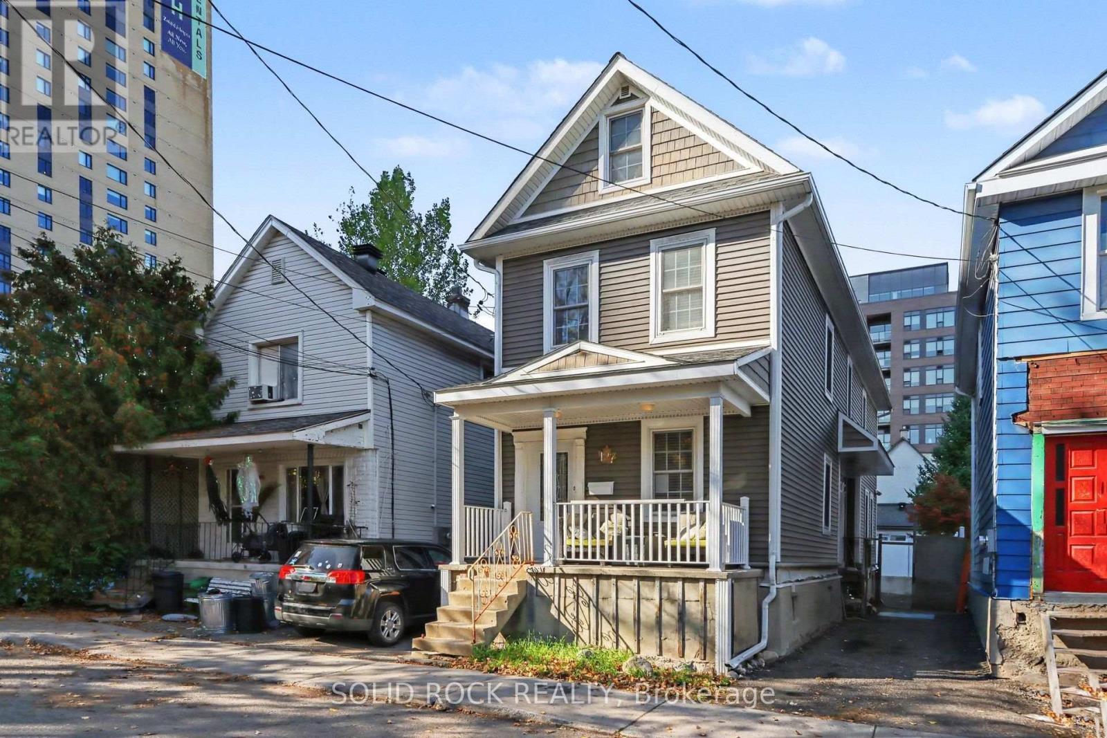 127 Pamilla Street, Ottawa, Ontario  K1S 3K9 - Photo 2 - X14104960