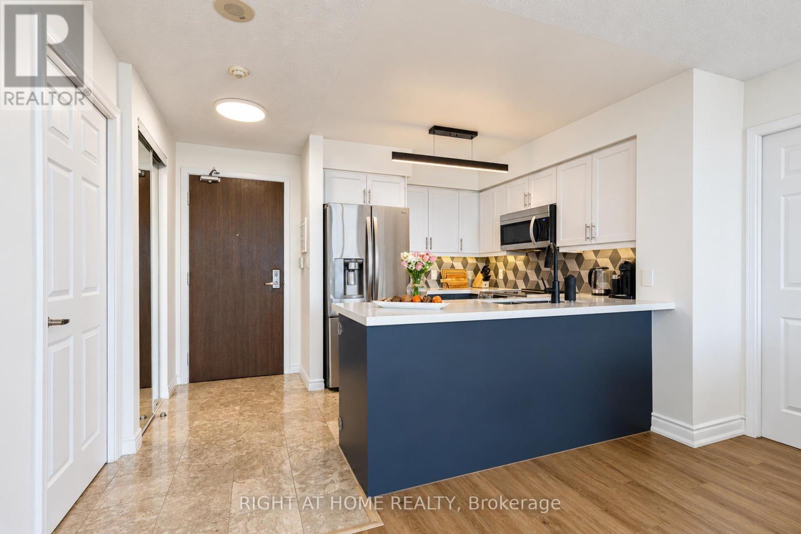 2022 - 35 Hollywood Avenue, Toronto, Ontario  M2N 0A9 - Photo 5 - C14102474