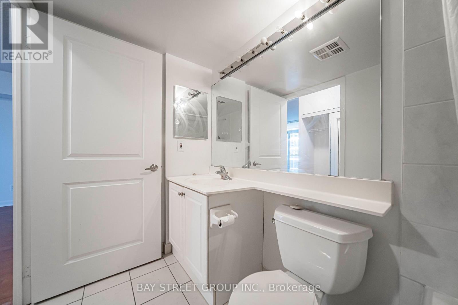 2810 - 4978 Yonge Street, Toronto, Ontario M2N 5N7 - Photo 35 - C14105022